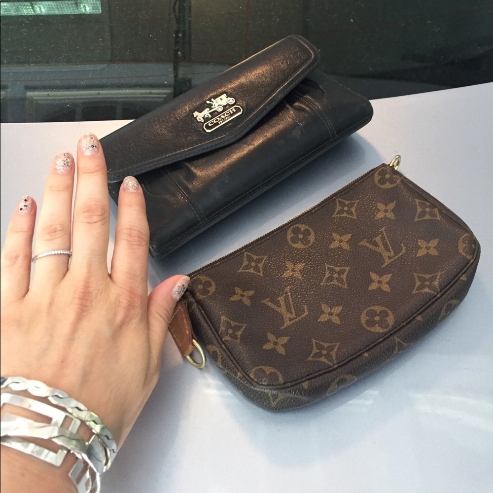 Louis Vuitton Wristlet pouchette missing strap - Picture 6 of 10